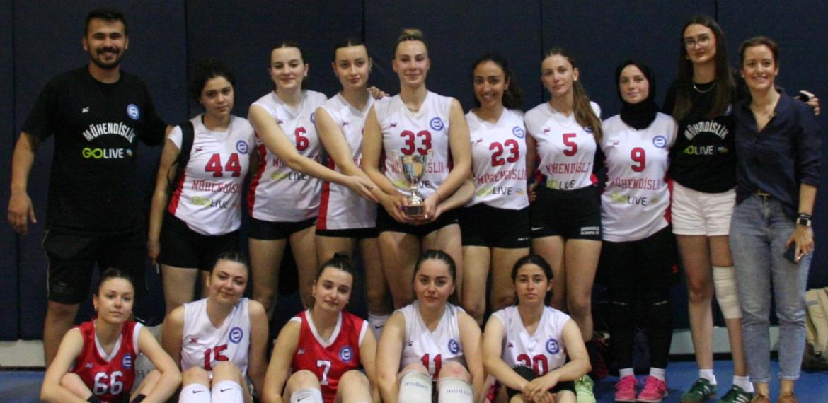 Fakültemiz Kadın Voleybol Takımımızdan Rektörlük Kupası’nda 2.lik
